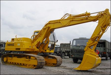 Atlas 1404LC Tracked Excavator - Govsales of mod surplus ex army trucks, ex army land rovers and other military vehicles for sale