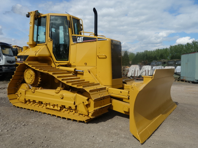 Caterpillar D5N LGP Dozer - Govsales of mod surplus ex army trucks, ex army land rovers and other military vehicles for sale