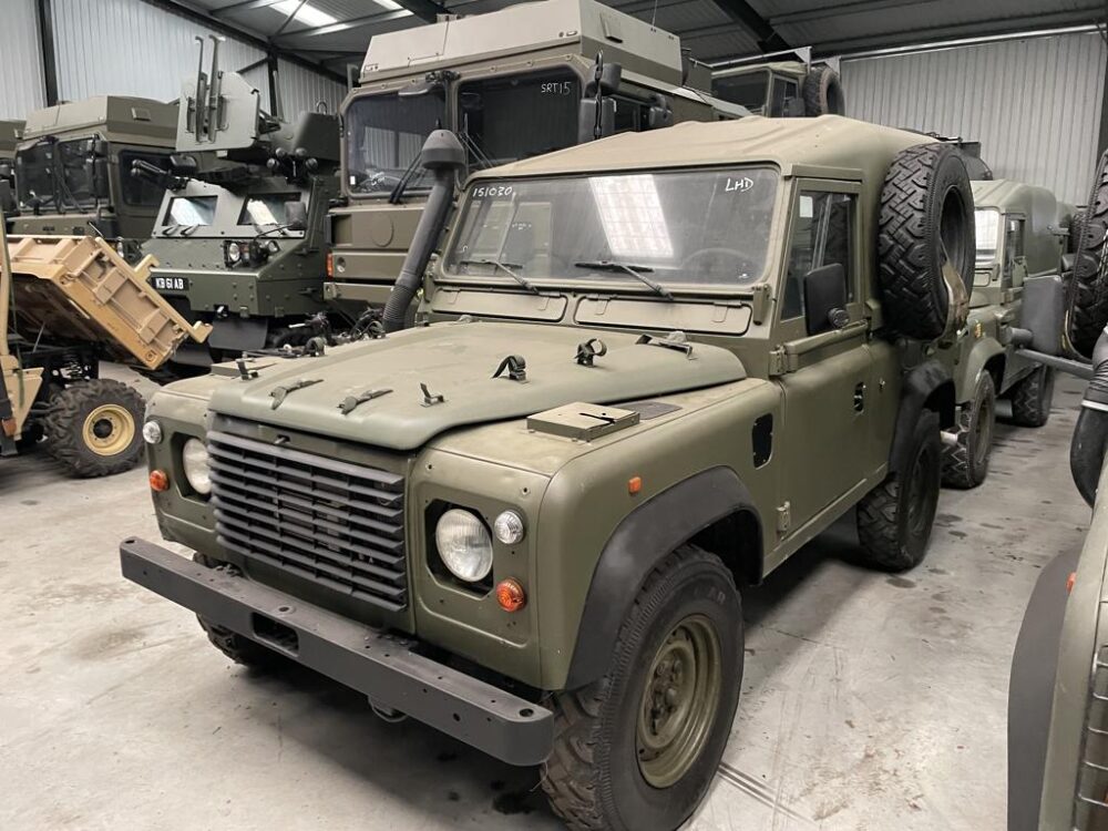 Land Rover Defender 90 Wolf LHD Hard Top (Remus)
