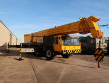 Liebherr LTM1120 crane