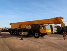 Liebherr LTM1120 crane