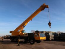 Liebherr LTM1120 crane