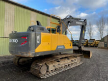 Volvo EC220 EL excavator