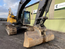 Volvo EC220 EL excavator