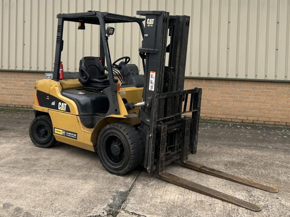 Caterpillar DP30N Forklift