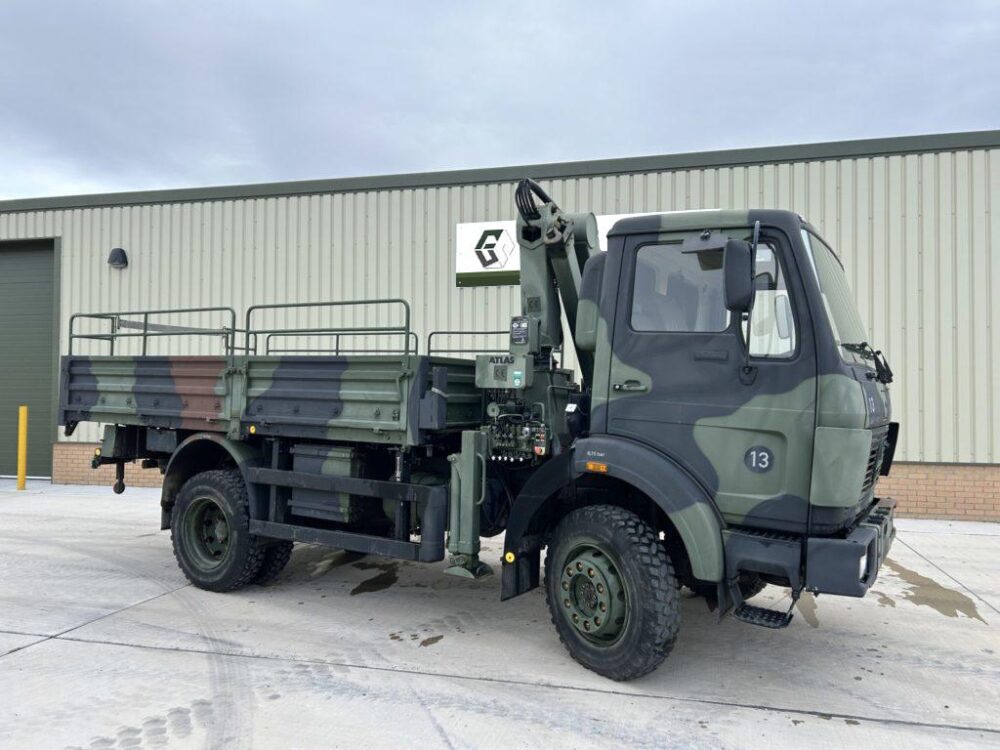 Mercedes 1017 4x4 Cargo Truck With Crane