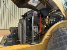 Caterpillar CS66B Compactor Roller
