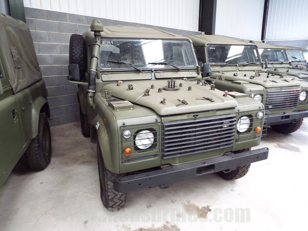 Land Rover Defender 90 Wolf LHD Hard Top (Remus) – 15031