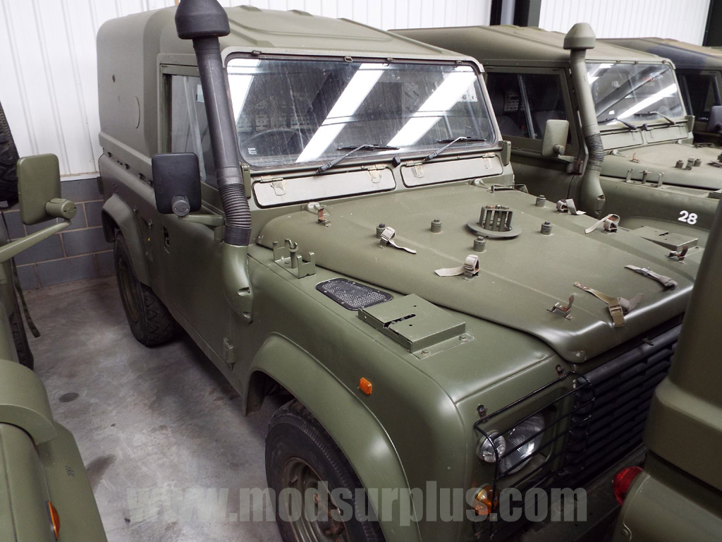 Land Rover Defender 90 Wolf RHD Hard Top (Remus) – 15280