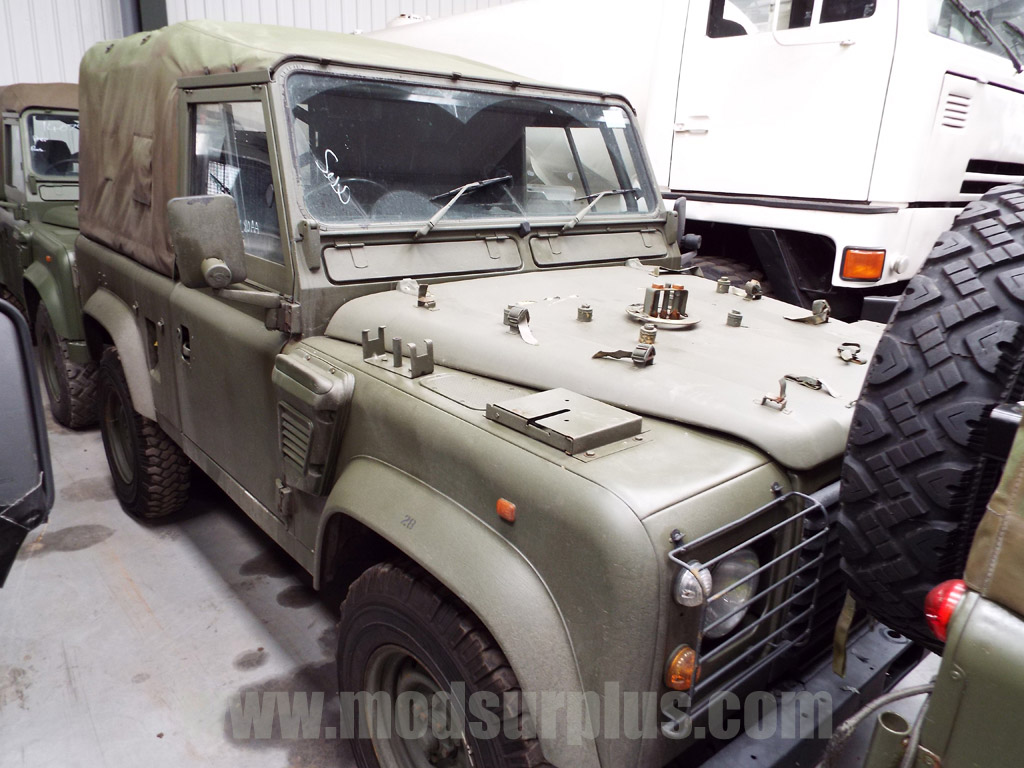 Land Rover Defender 90 Wolf RHD Soft Top (Remus) – 15073