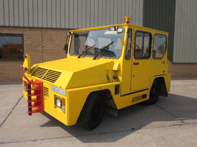Douglas Super Taskmaster Tug – 32990