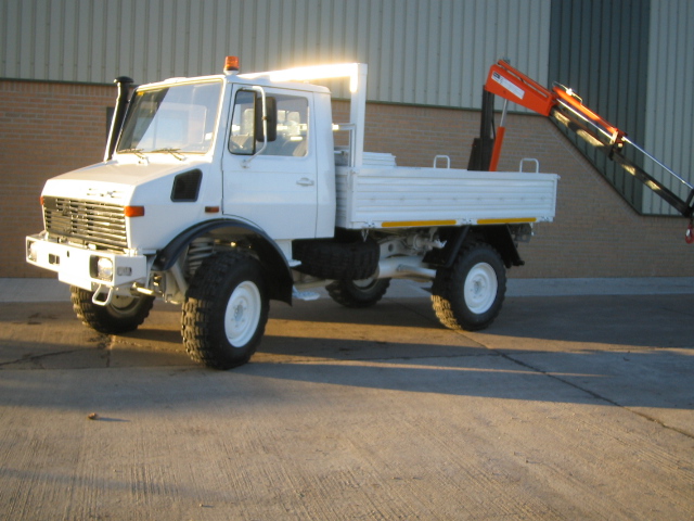 Mercedes Unimog U1300L crane truck – 11809