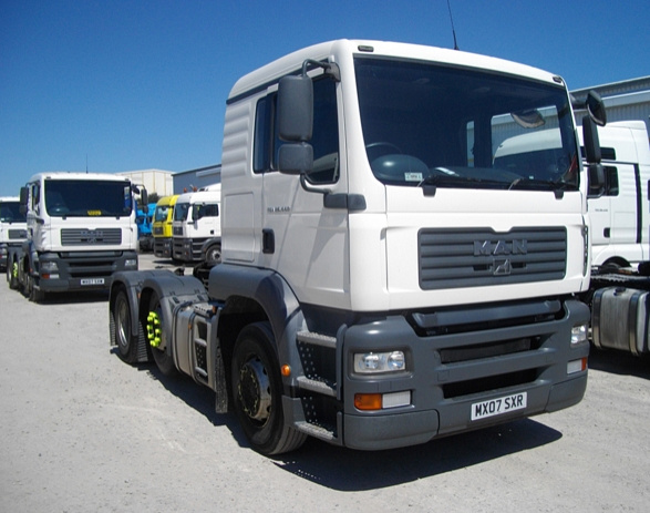 MAN 26.440 6×2/2 RHD Tractor Unit – 40030