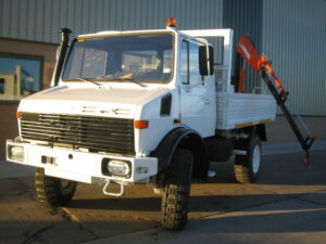 Mercedes Unimog U1300L crane truck