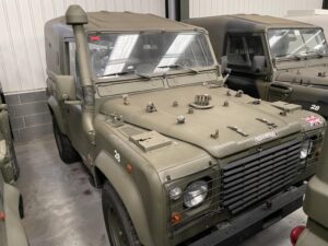 Land Rover Defender 90 Wolf LHD Hard Top (Remus)