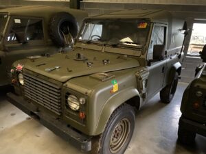 Land Rover Defender 90 Wolf RHD Hard Top (Remus)