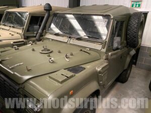 Land Rover Defender 90 Wolf RHD Hard Top (Remus)